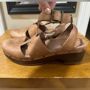 Vionoic T-strap Clog sandal